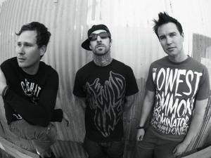 blink-182 Tom Delonge Travis Barker Mark Hoppus